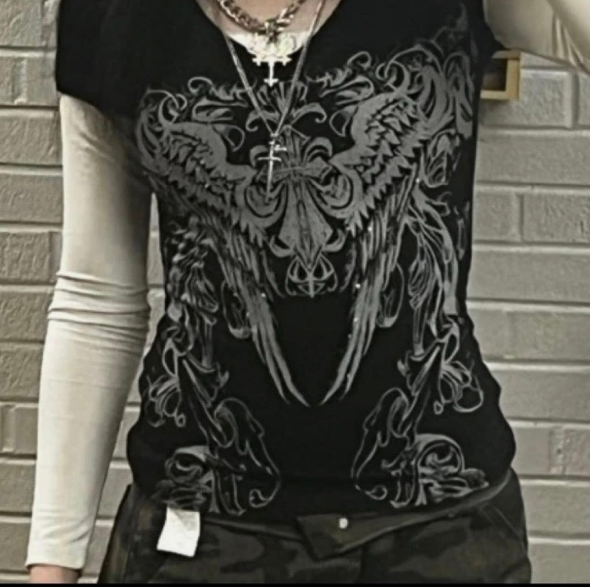 Y2K Graphic V-Neck Tee Black Angel Wings Rhinestone Fitted Top Small