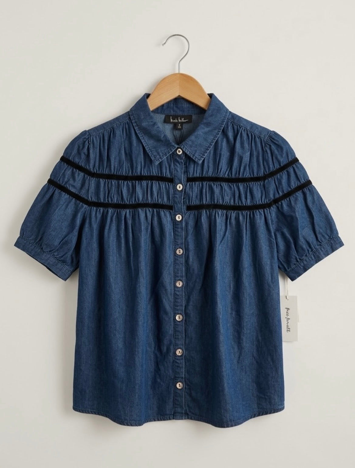 Nicole Miller Blue Denim Chambray Blouse Short Sleeve Womens Size L Ribbed Trim